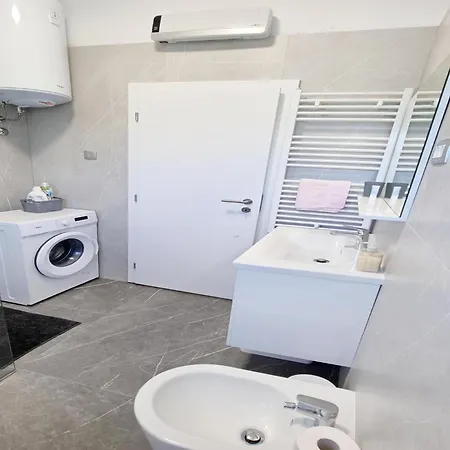 Appartement Bright Near The Sea In